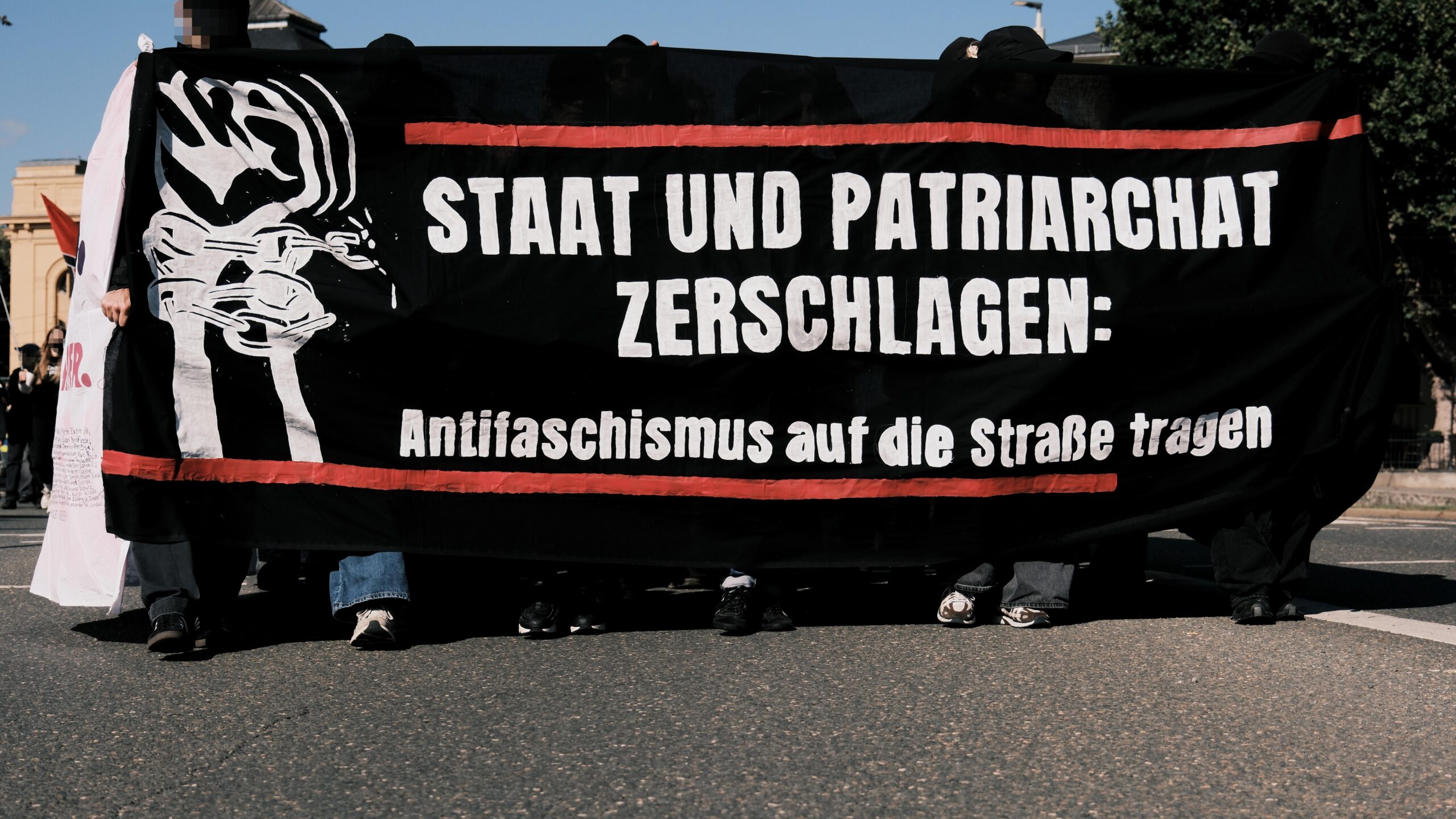 Rückblick: Staat und Patriarchat zerschlagen – Antifaschismus auf die Straße tragen!